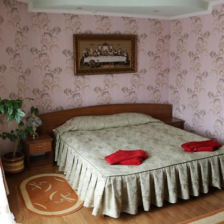 Готель ***Феєрія Tyachiv ภายนอก รูปภาพ