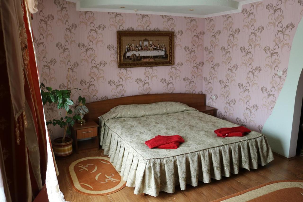 Готель ***Феєрія Tyachiv ภายนอก รูปภาพ